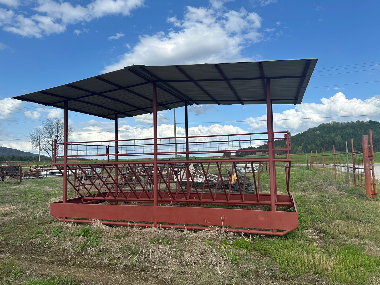 Covered Hay Feeder Steel