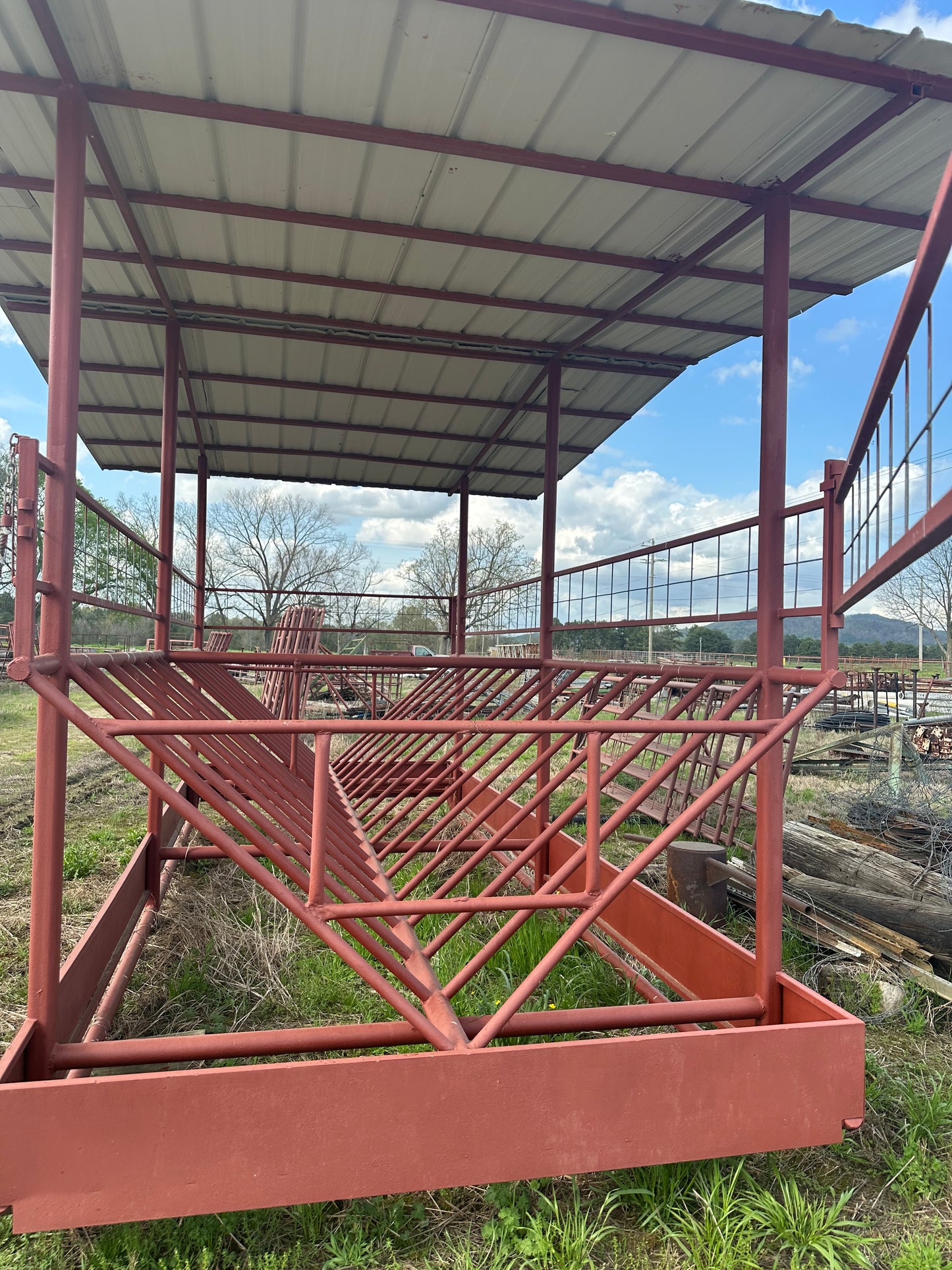 Covered Hay Feeder Steel